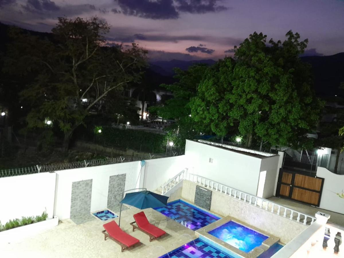 Hotel Santa Fe Del Parque Санта-Фе-де-Антьокия Экстерьер фото