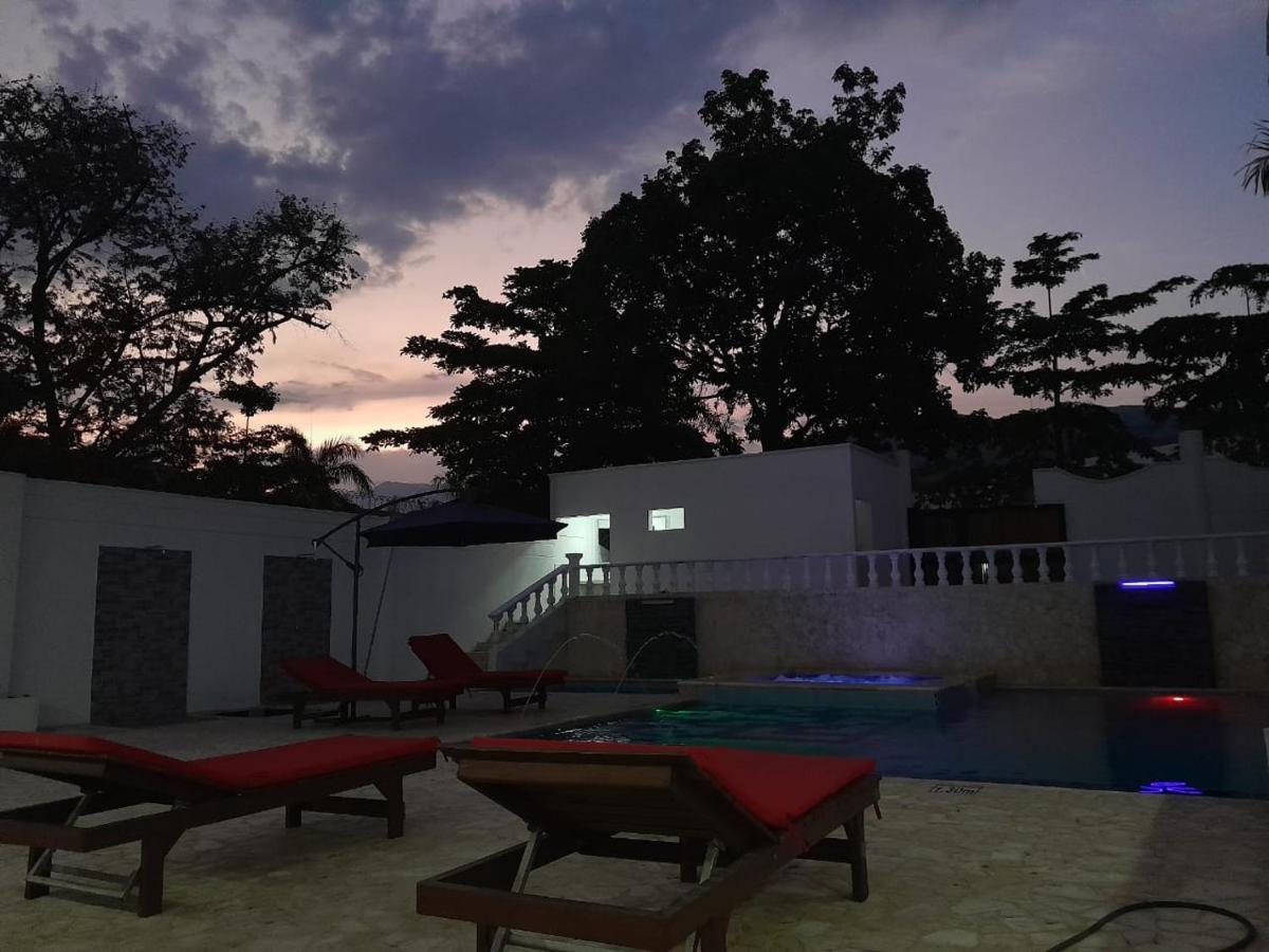 Hotel Santa Fe Del Parque Санта-Фе-де-Антьокия Экстерьер фото